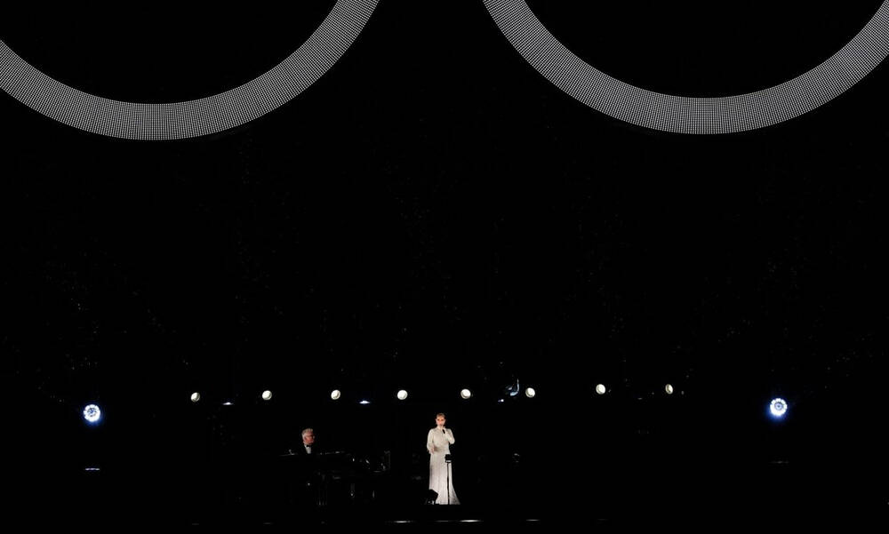 Ολυμπιακοί Αγώνες 2024: Η Σελίν Ντιόν καθήλωσε τον πλανήτη – Οι θαυμαστές της αποχώρησαν με δάκρυα