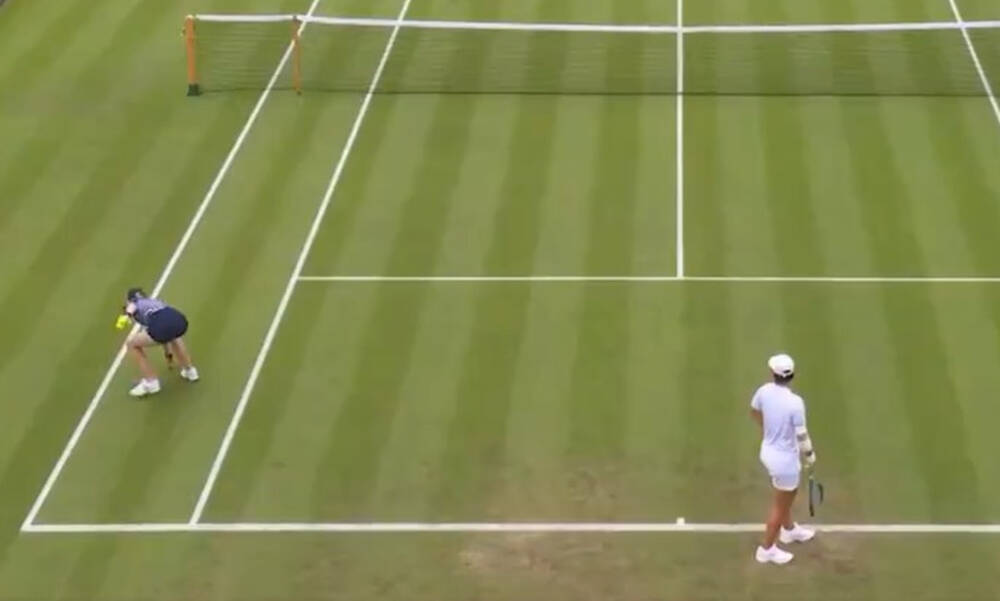 Wimbledon: Φελλός από σαμπάνια προσγειώθηκε στο court εν ώρα αγώνα! (video)