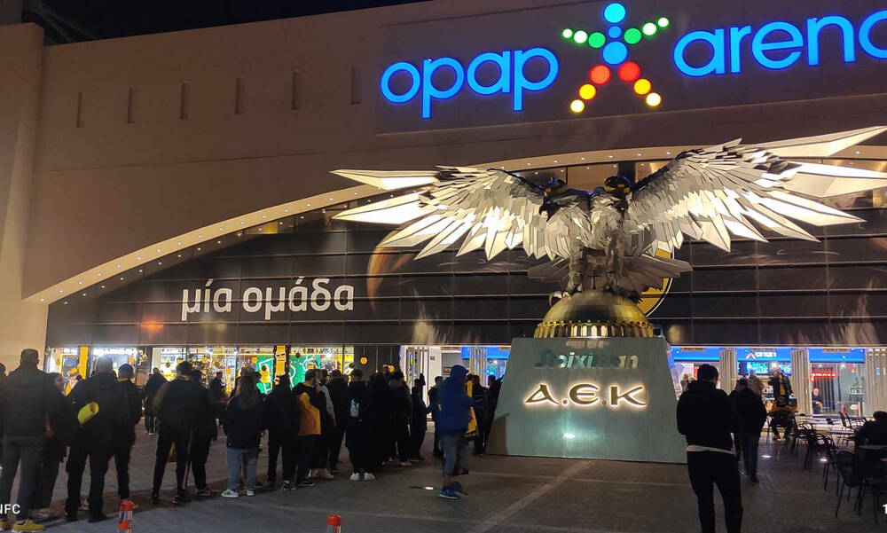 ΑΕΚ – ΠΑΟΚ: Κατέρρευσε οπαδός έξω από την «OPAP Arena»