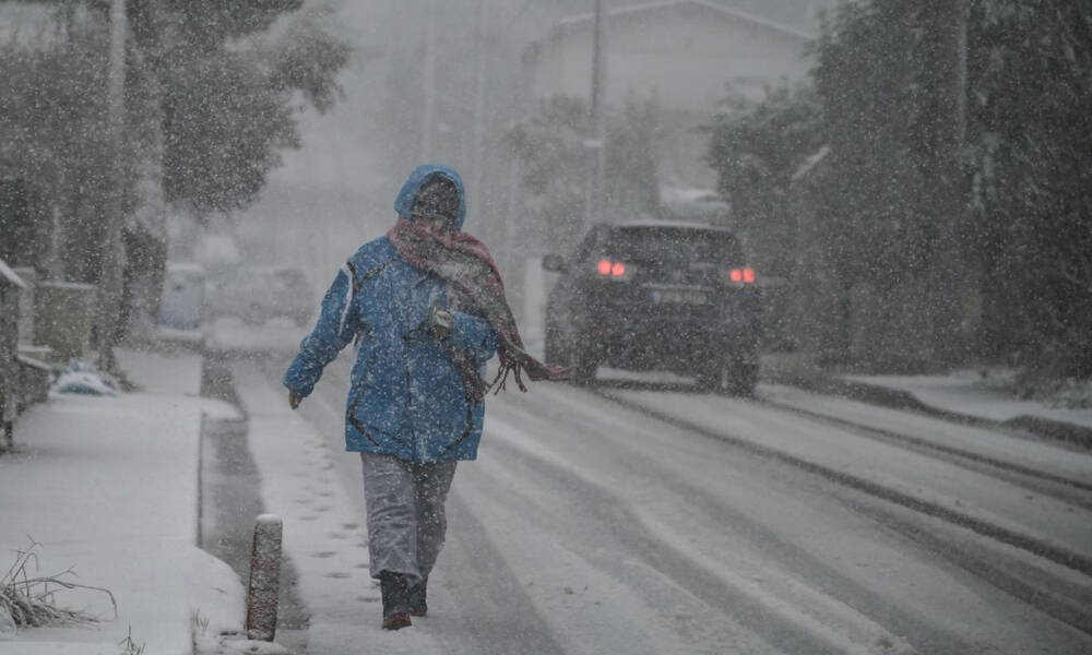 Καιρός: 48 ώρες στον «πάγο» η χώρα – Ποιες περιοχές θα «ντυθούν» στα λευκά